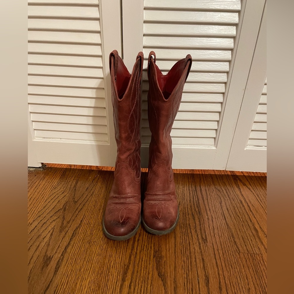 Gianni Bini Size 6 Burgundy Boots